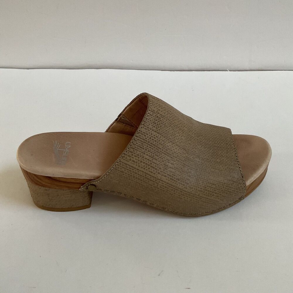 Dansko Maci Women’s 38 US 7.5-8 Taupe Textured Leather Open-Toe Slide Sandals - Picture 4 of 10